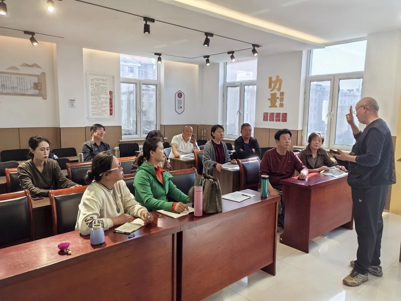 【传拓见古意  刀笔绘新篇】新城区书法家协会开展第三期书法篆刻专题讲座