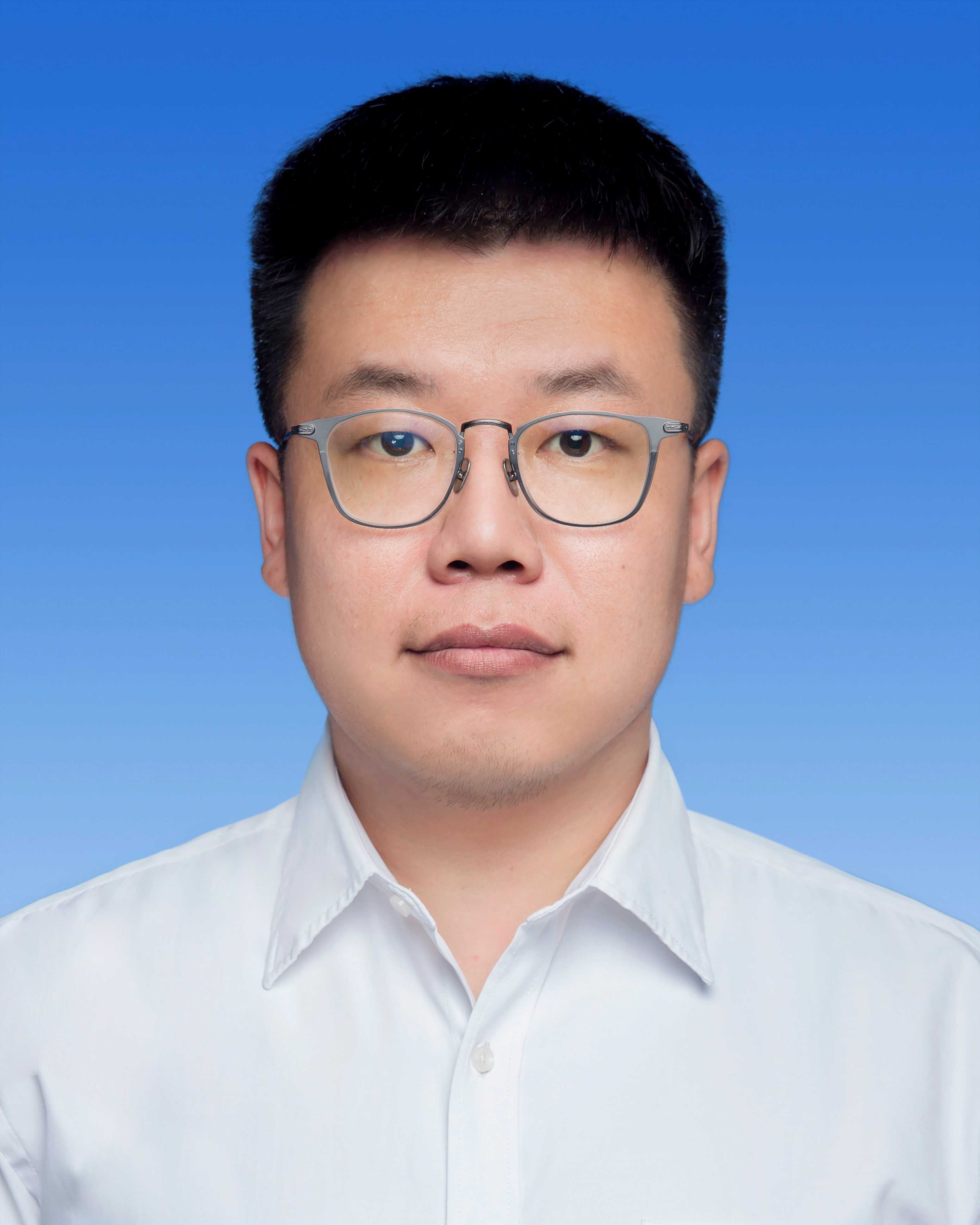  闫东明