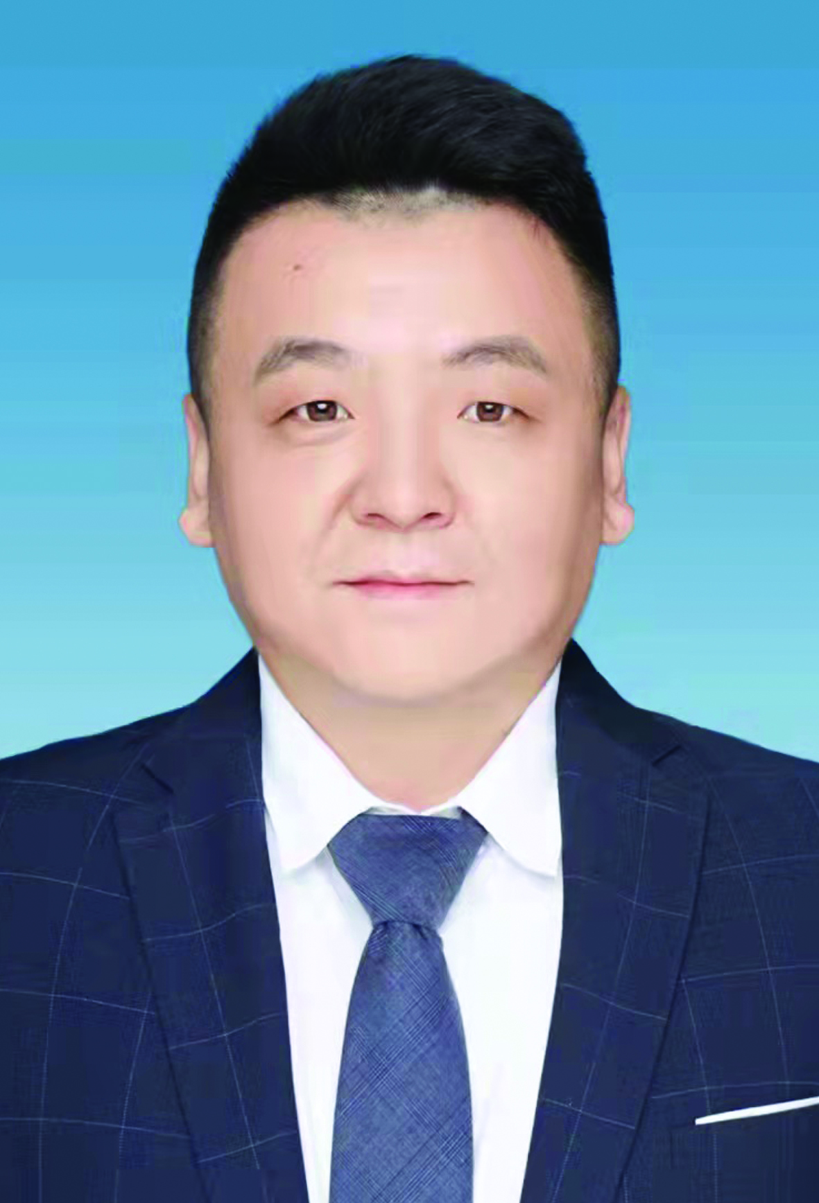  刘  波