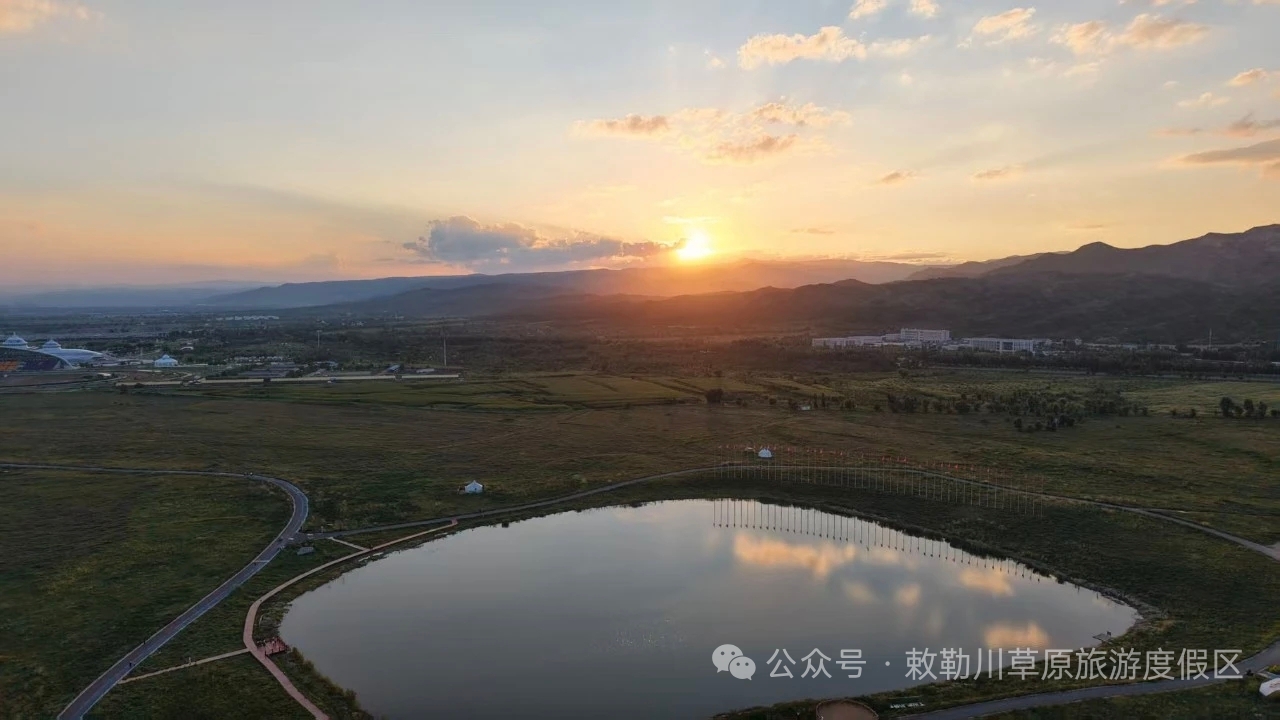 邂逅一缕金黄——秋天的敕勒川