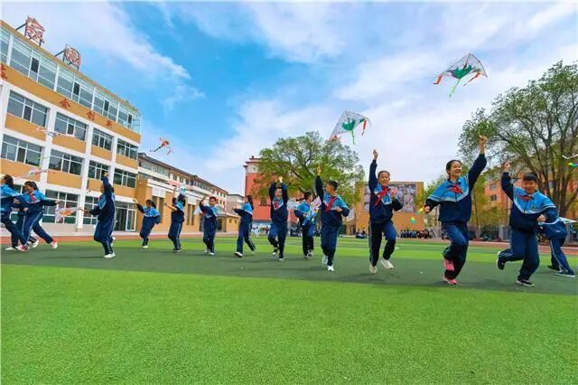 走一线 改文风 | 春风托纸鸢 新城区两校学子共赴社区非遗之约