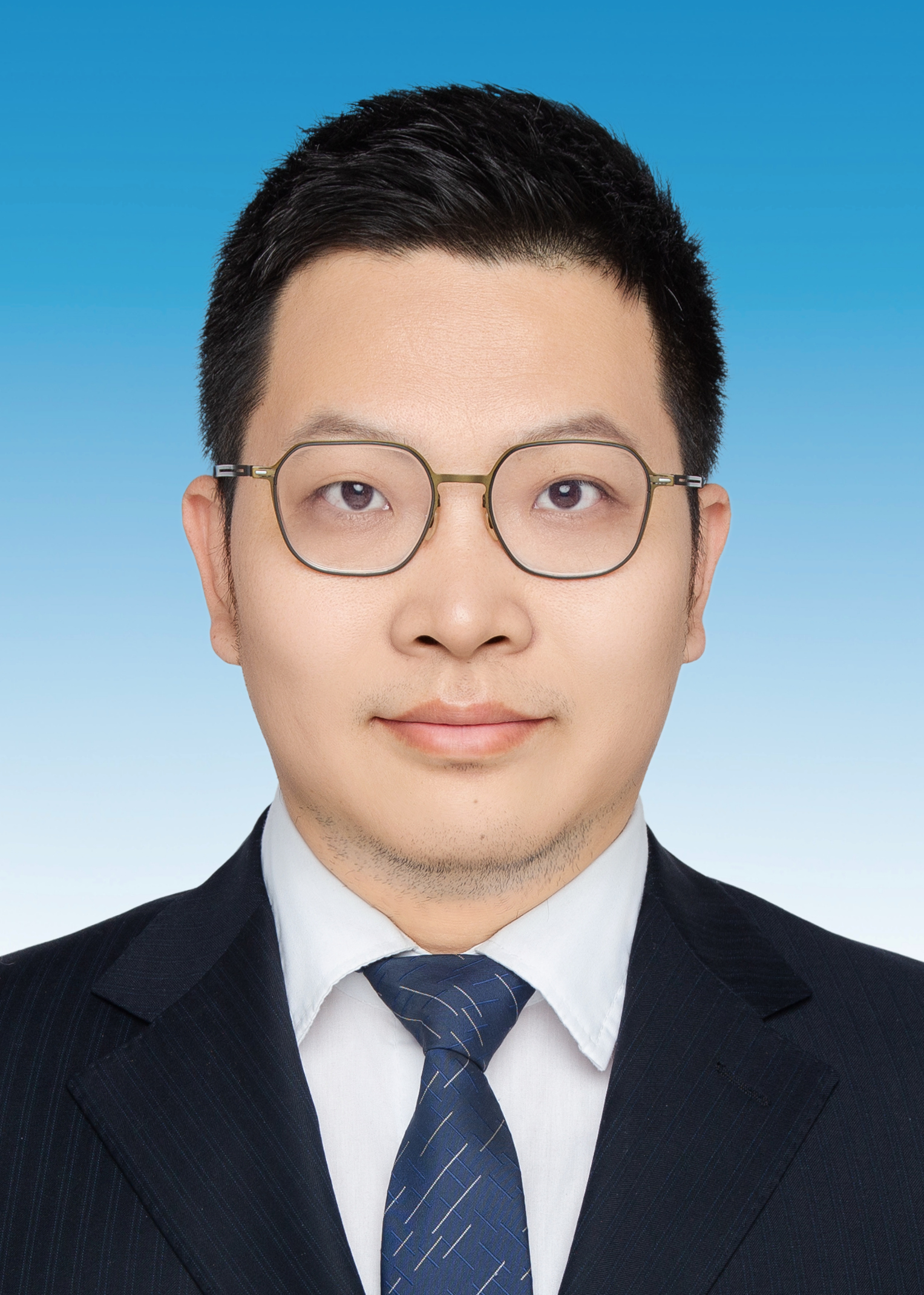  安　洋