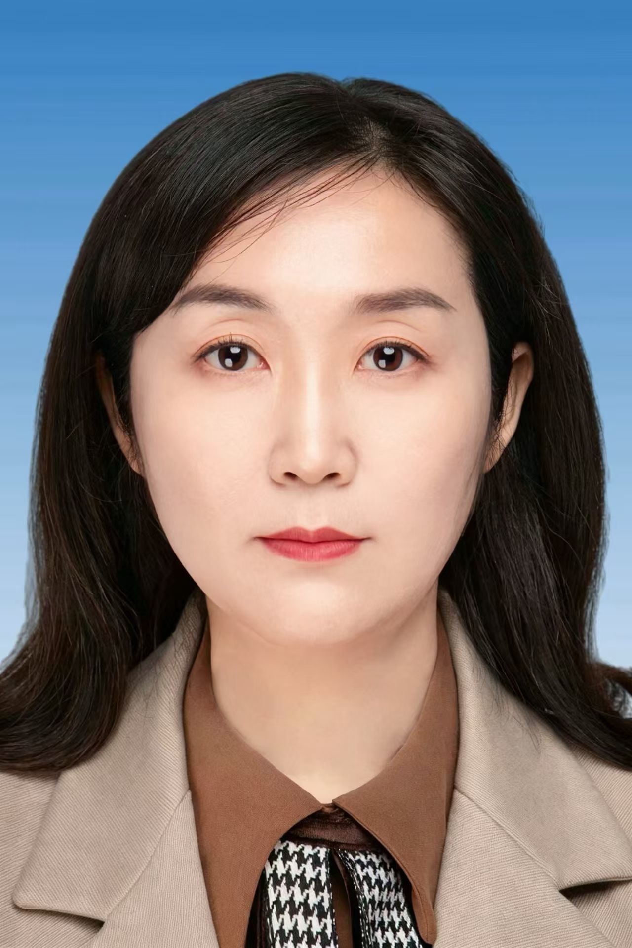  吴　青